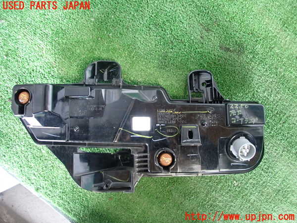 2UPJ-22501152]CX-30(DMFP)左コーナーランプ 中古_m0002.jpg