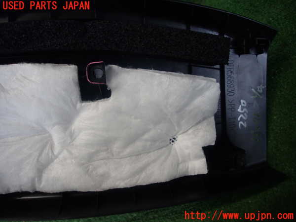 2UPJ-22501578]CX-30(DMFP)バックドア内張り 中古_m0004.jpg