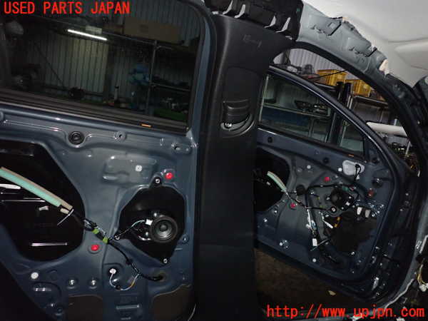 2UPJ-22507670]CX-30(DMFP)左センターピラートリム 中古_m0001.jpg