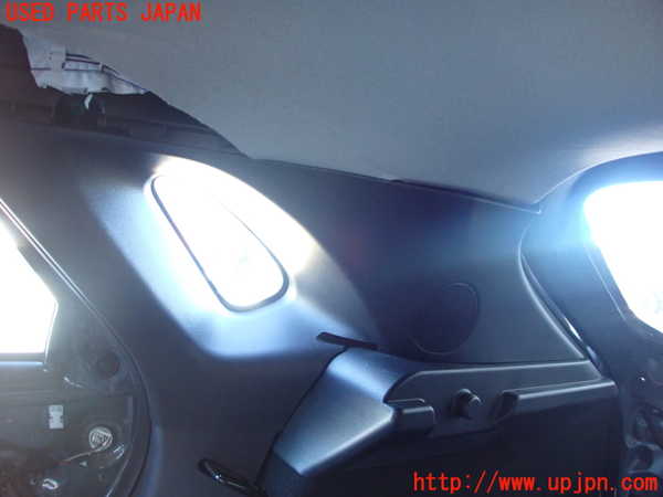 2UPJ-22507675]CX-30(DMFP)右リアピラートリム 中古_m0002.jpg