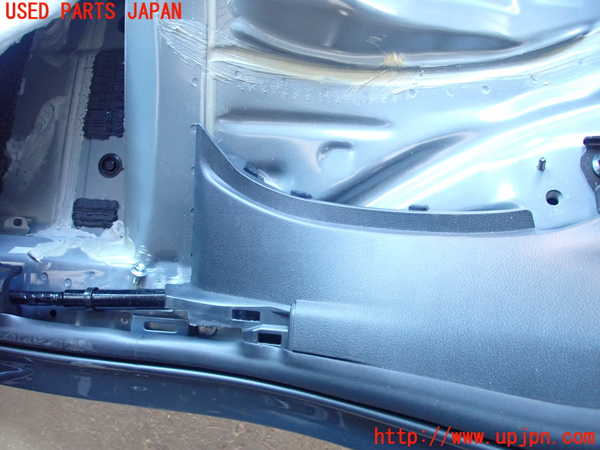 2UPJ-22507680]CX-30(DMFP)左リアピラートリム 中古_m0004.jpg