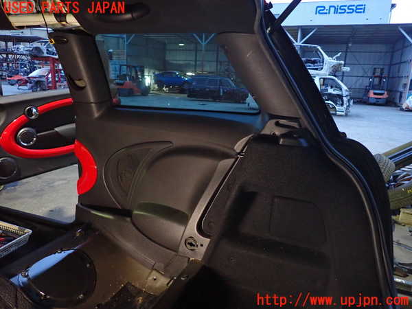 5UPJ-22517675]BMW ミニ(MINI)ジョンクーパーワークス(JCW)(SUJCW)右リアピラートリム 中古 R56_m0002.jpg