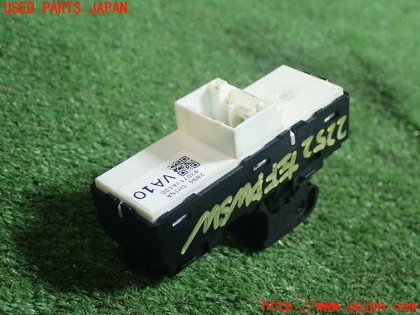 5UPJ-22526245]WRX STI(VAB)左前パワーウィンドウスイッチ 中古_m0002.jpg