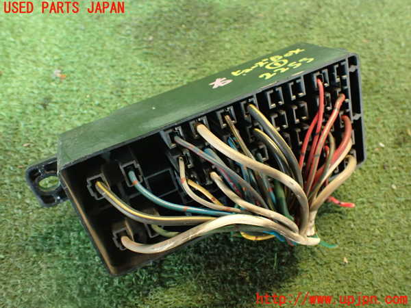 2UPJ-22536741]ランクル70系(BJ74V)ヒューズボックス1 中古_m0002.jpg