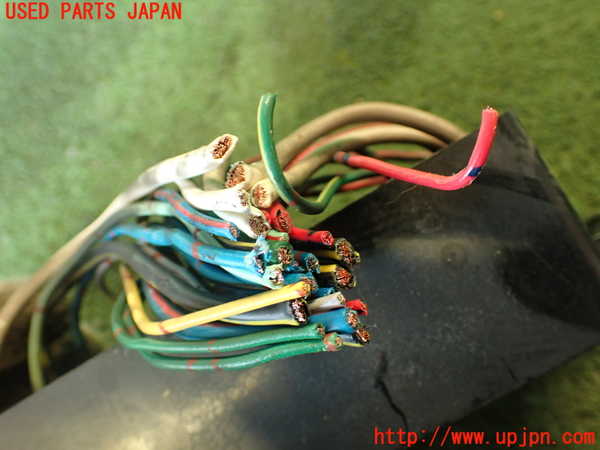 2UPJ-22536741]ランクル70系(BJ74V)ヒューズボックス1 中古_m0003.jpg