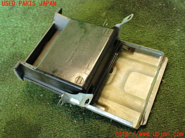 2UPJ-22537821]ランクル70系(BJ74V)灰皿1 中古_m0004.jpg