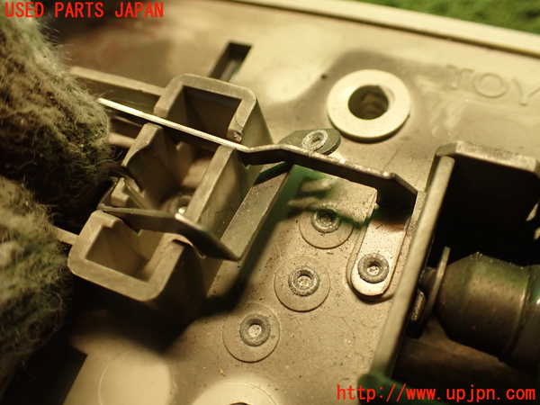 2UPJ-22536411]ランクル70系(BJ74V)ルームランプ1 (真中 2列目) 【ジャンク品】 中古_m0004.jpg
