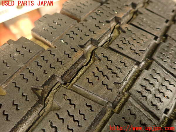 2UPJ-22539028]ランクル70系(BJ74V)タイヤ　ホイール　1本③ 215/80R15 中古_m0004.jpg