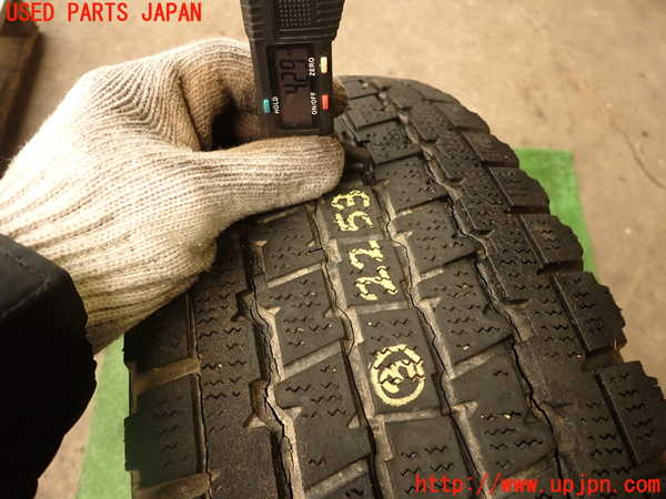 2UPJ-22539028]ランクル70系(BJ74V)タイヤ　ホイール　1本③ 215/80R15 中古_m0005.jpg