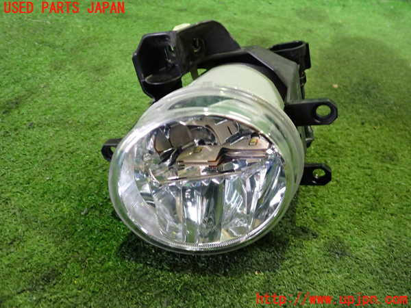 2UPJ-22541180]クラウン アスリート ハイブリッド(AWS210)右フォグ 中古_m0001.jpg