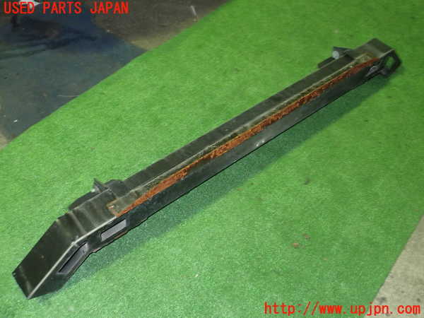 5UPJ-22551014]マセラティ・クーペ(MCP)フロントバンパーホースメント 中古_m0001.jpg