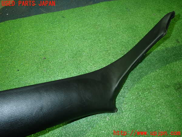 5UPJ-22557660]マセラティ・クーペ(MCP)左フロントピラートリム 中古_m0002.jpg