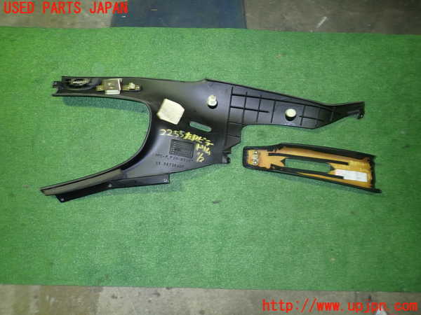 5UPJ-22557680]マセラティ・クーペ(MCP)左リアピラートリム 中古_m0005.jpg