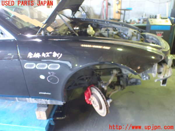 5UPJ-22561080]マセラティ・クアトロポルテ(MQP)右前フェンダー 中古_m0001.jpg