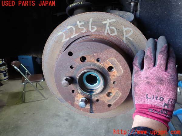 1UPJ-22564300]マセラティ・クアトロポルテ(MQP)右リアナックルハブ 中古_m0001.jpg