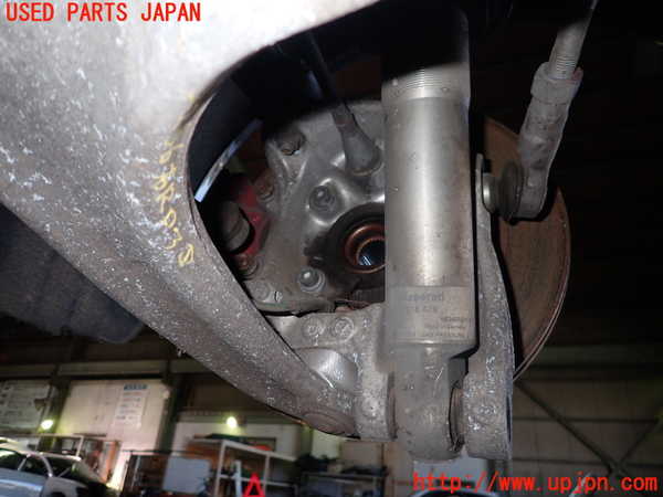 1UPJ-22564300]マセラティ・クアトロポルテ(MQP)右リアナックルハブ 中古_m0002.jpg