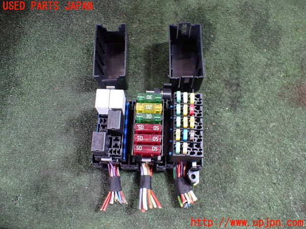 1UPJ-22566741]マセラティ・クアトロポルテ(MQP)ヒューズボックス1 中古_m0002.jpg