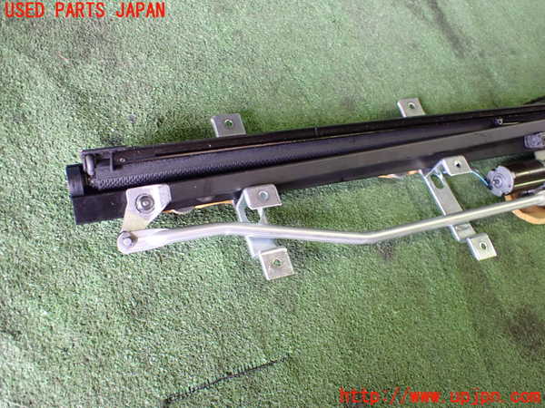 1UPJ-22567790]マセラティ・クアトロポルテ(MQP)リアサンシェード 中古_m0003.jpg