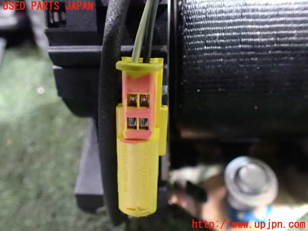 5UPJ-22567075]マセラティ・クアトロポルテ(MQP)助手席シートベルト 中古_m0003.jpg