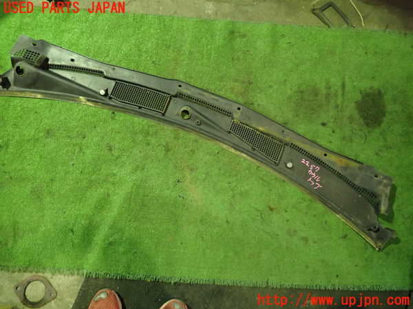 5UPJ-22571190]シルビア(S14)カウルトップ 中古_m0005.jpg