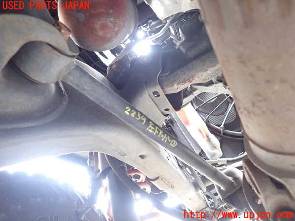 5UPJ-22595136]ジープ・ラングラー アンリミテッド(JK38L)左フロントアッパーアーム1 中古_m0001.jpg