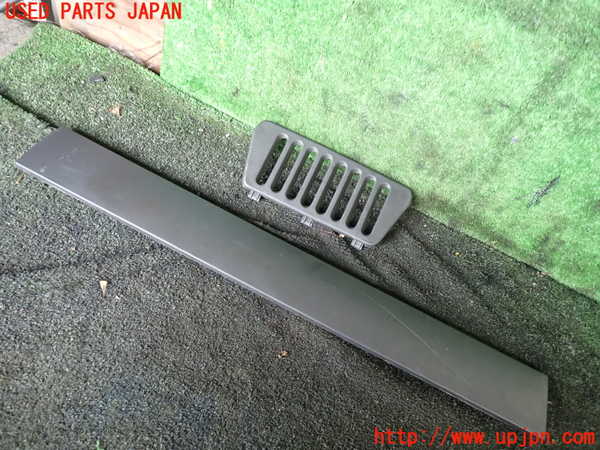 1UPJ-22591578]ジープ・ラングラー アンリミテッド(JK38L)バックドア内張り 中古_m0001.jpg