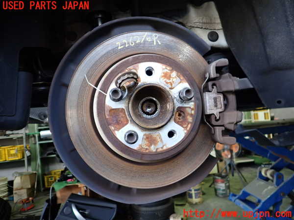 2UPJ-22624300]BMW 320i グランツーリスモ(3X20)(F34)右リアナックルハブ 中古_m0002.jpg