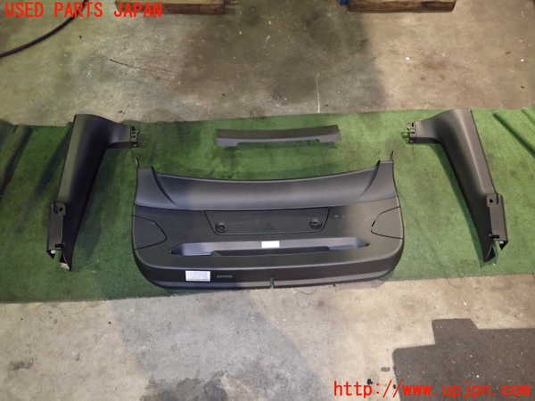 2UPJ-22621578]BMW 320i グランツーリスモ(3X20)(F34)バックドア内張り 中古_m0001.jpg