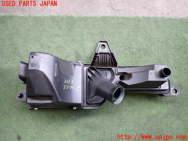 2UPJ-22632560]BMW 320d(3D20)(F30)エアクリーナーボックス 中古_m0003.jpg