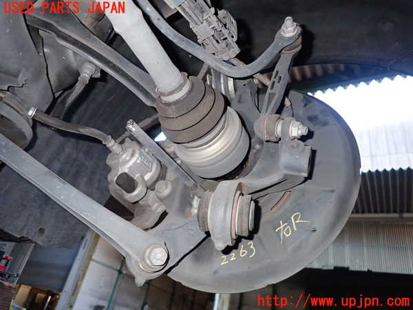 5UPJ-22634300]BMW 320d(3D20)(F30)右リアナックルハブ 中古_m0002.jpg