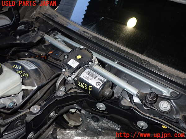 2UPJ-22636770]BMW 320d(3D20)(F30)フロントワイパーモーター 中古_m0001.jpg