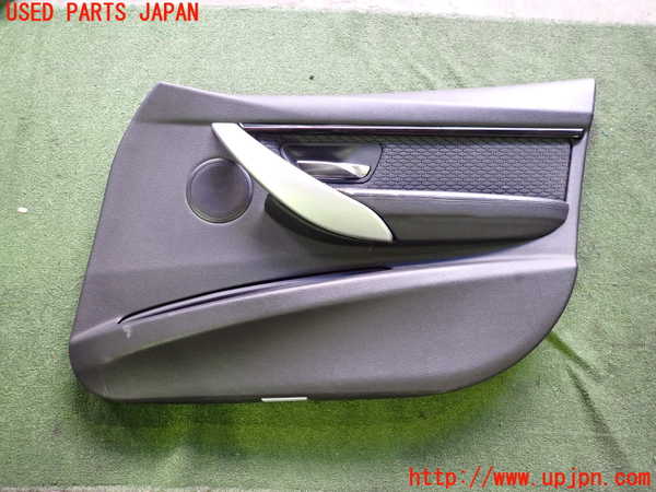 2UPJ-22631234]BMW 320d(3D20)(F30)右前ドア内張り 中古_m0001.jpg