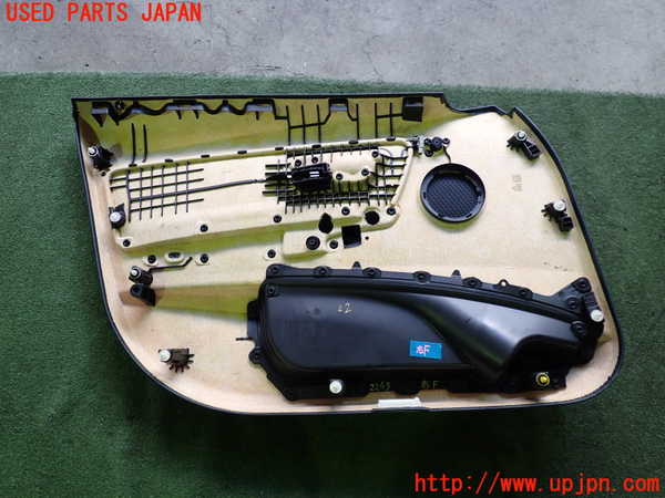 2UPJ-22631234]BMW 320d(3D20)(F30)右前ドア内張り 中古_m0004.jpg