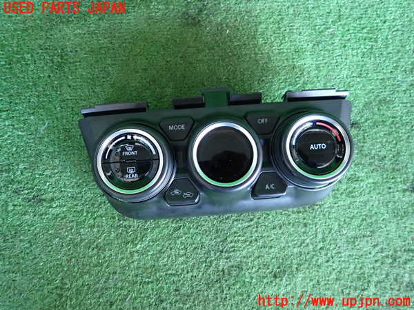 5UPJ-22646066]スイフトスポーツ(ZC33S)エアコンスイッチ1 中古_m0001.jpg