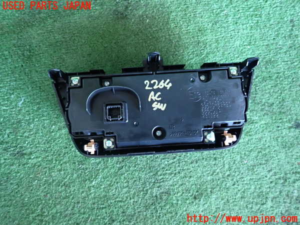 5UPJ-22646066]スイフトスポーツ(ZC33S)エアコンスイッチ1 中古_m0002.jpg