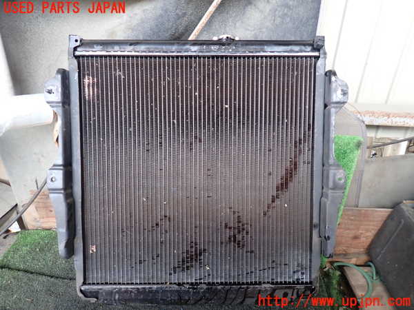 5UPJ-22652321]ランクルプラド(KZJ78W)ラジエーター1 中古_m0001.jpg