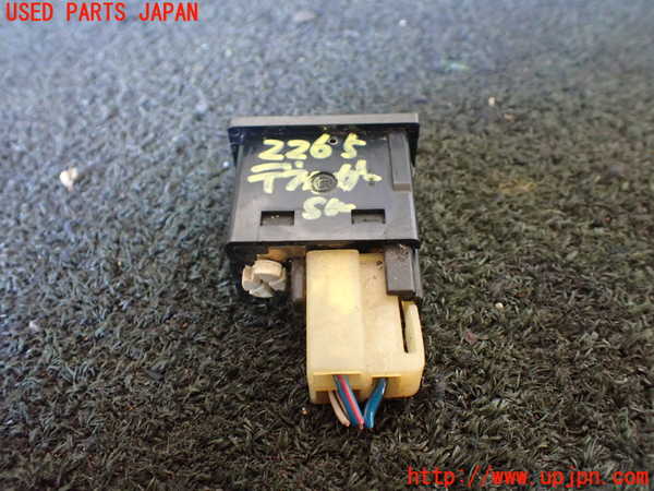 5UPJ-22656300]ランクルプラド(KZJ78W)デフォッガースイッチ 中古_m0002.jpg
