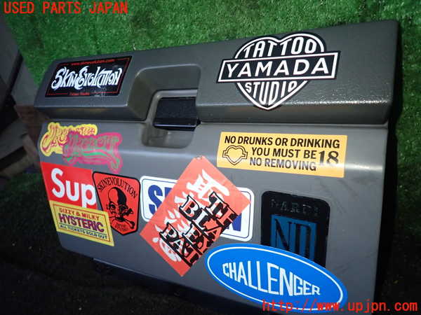 5UPJ-22657516]ランクルプラド(KZJ78W)グローブボックス1 中古_m0002.jpg