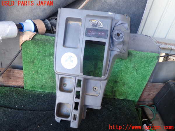 5UPJ-22657549]ランクルプラド(KZJ78W)コンソール 中古_m0001.jpg