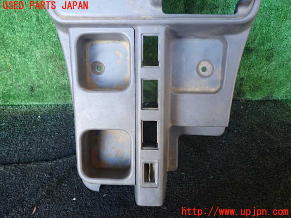 5UPJ-22657549]ランクルプラド(KZJ78W)コンソール 中古_m0003.jpg