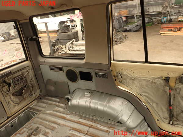 2UPJ-22677680]ランクルプラド(LJ78G)左リアピラートリム 中古_m0001.jpg