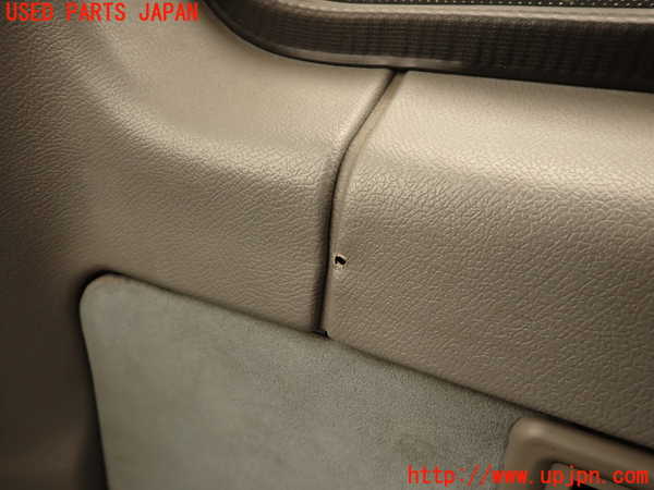 2UPJ-22677680]ランクルプラド(LJ78G)左リアピラートリム 中古_m0004.jpg