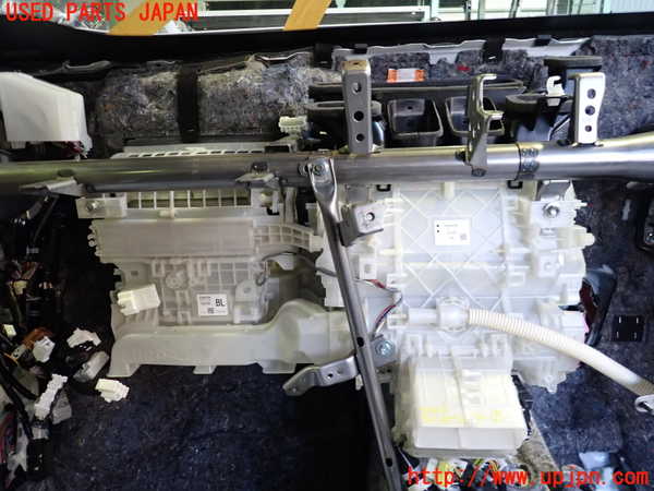 2UPJ-22686081]レクサス・UX250h(MZAH10)エバポレーター1 中古_m0001.jpg