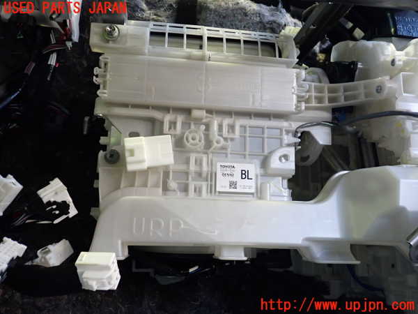 2UPJ-22686081]レクサス・UX250h(MZAH10)エバポレーター1 中古_m0004.jpg