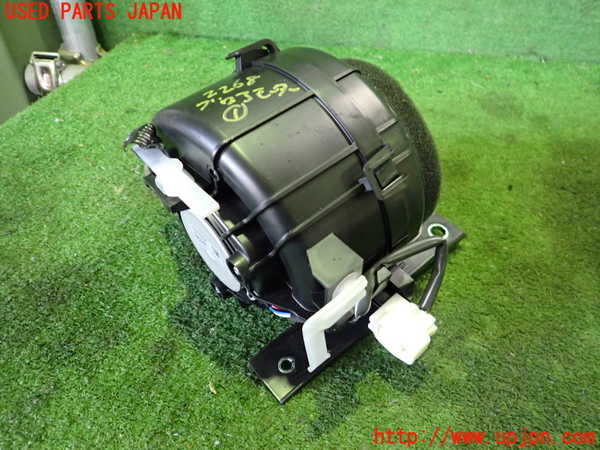 2UPJ-22686095]レクサス・UX250h(MZAH10)ブロアファン(ブロアーファン) 中古_m0001.jpg