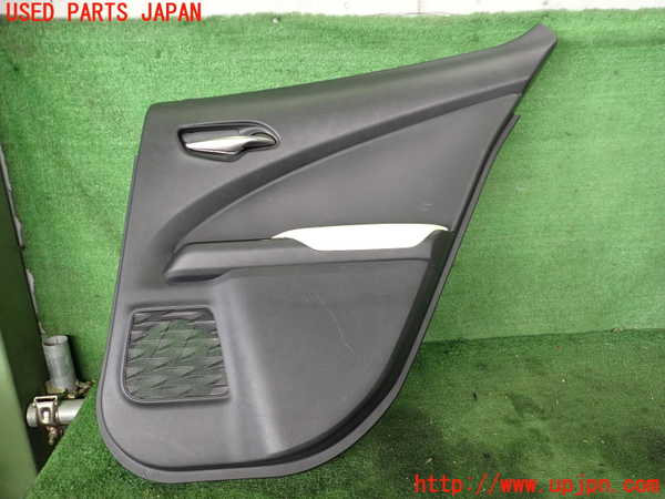 2UPJ-22681294]レクサス・UX250h(MZAH10)右後ドア内張り 中古_m0001.jpg