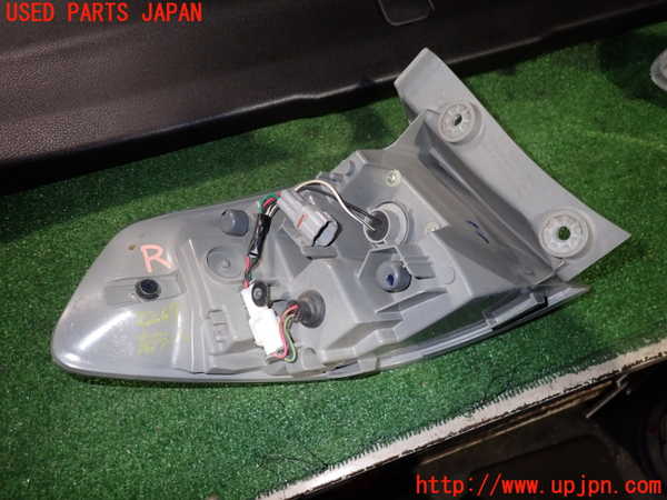 2UPJ-22691530]インプレッサ WRX-STi(GRF)右テールランプ 中古_m0002.jpg