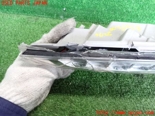 5UPJ-22701182]フェアレディZ(Z34)左フォグ 【ジャンク品】 中古_m0004.jpg