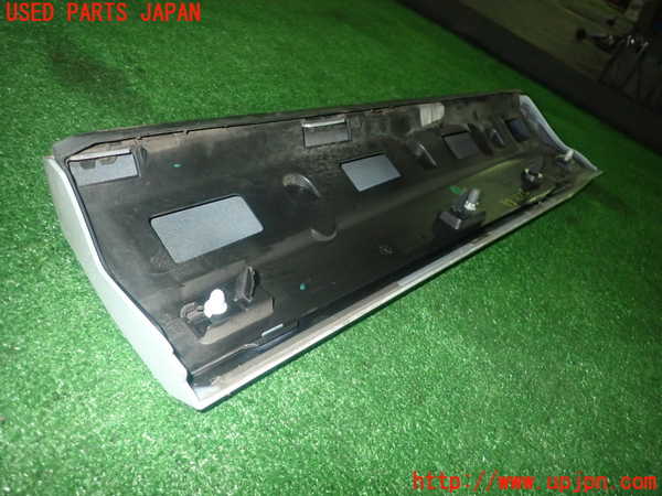 5UPJ-22711322]アウディ・Q3(F3DFGF)左後ドアパネル 中古_m0005.jpg