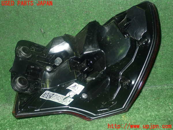 5UPJ-22711536]アウディ・Q3(F3DFGF)左テールランプ 中古_m0002.jpg